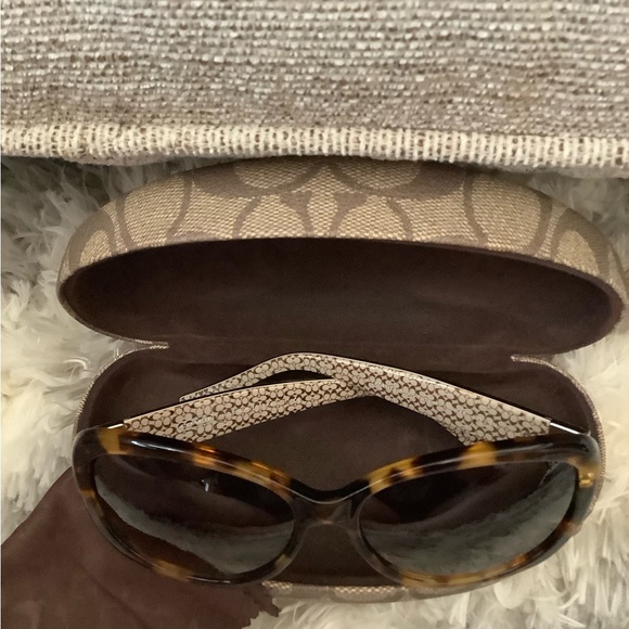 Coach Brown Spotty Tortoise Sunglasses w/ Rhinestone Accents w/ OG case & Cloth - Picture 5 of 7